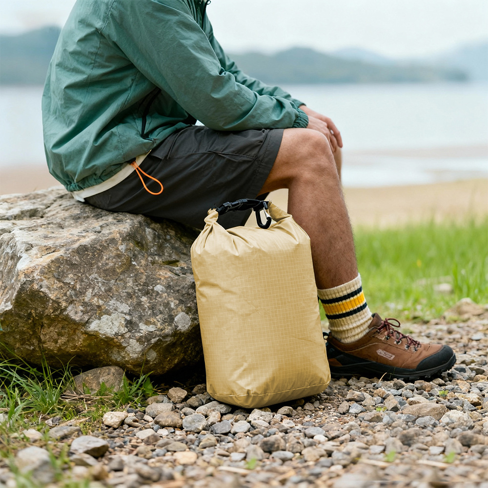 حقيبة جافة خفيفة الوزن ومقاومة - مراجعة Dry Bag Roll Top وسعره